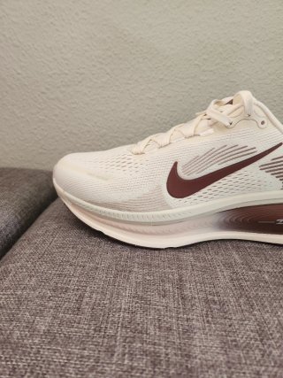 Zapatillas Nike Vomero 18 sin estrenar