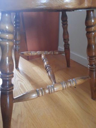 Silla de madera maciza estilo rústico