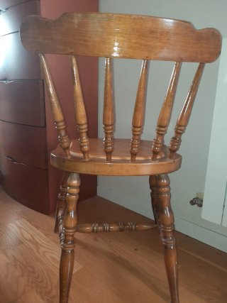 Silla de madera maciza estilo rústico