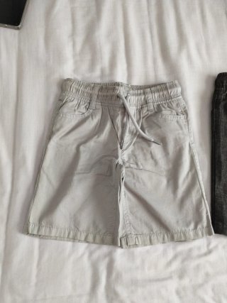 Bermudas niño grises y negras