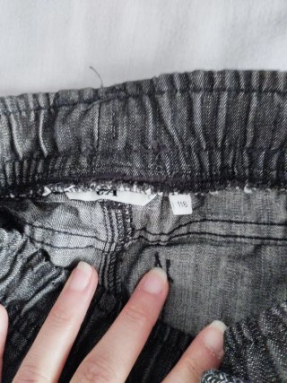 Bermudas niño grises y negras
