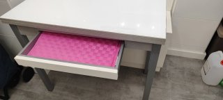 Mesa de cocina abatible blanca y gris