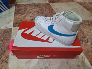 Zapatillas Nike Blazer Mid '77 Blancas y Azules