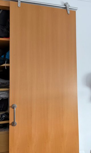 Puerta corredera armario madera. Medida 144 x 90.