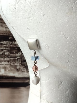Pendientes colgantes cuentas color plata y pastel