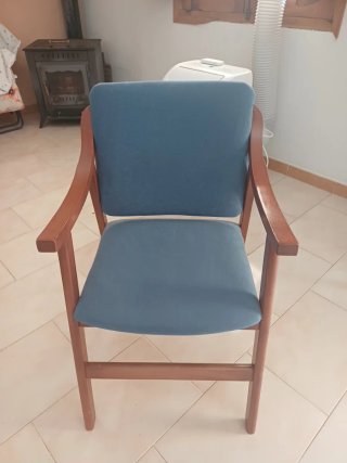 2 Poltrone in legno e tessuto