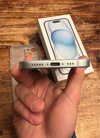 iPhone 15 100% salute batteria (originale!)
