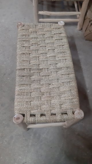 Banco de madera tejido estilo rústico