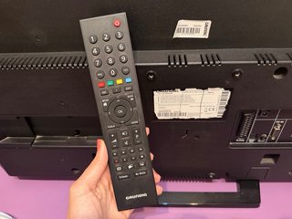 Televisión Grundig 32 73x45