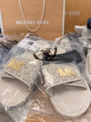 Chanclas Michael Kors MK