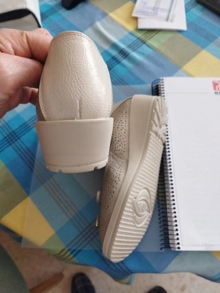 Zapatos beig de señora talla 38