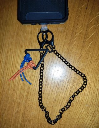 In omaggio Bracciale per cellulare con catena