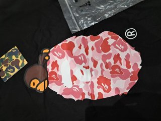 Camiseta BAPE Negra Rosa Talla M