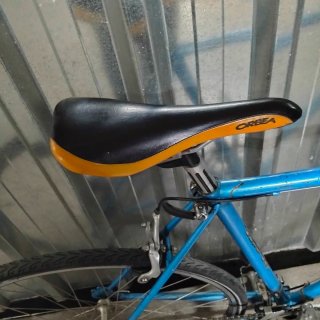 Bicicleta de carretera azul