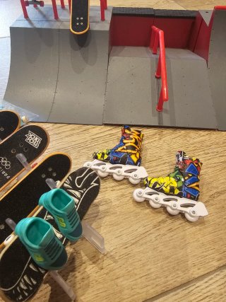 Kit Rampa Skate Dedo + Patines