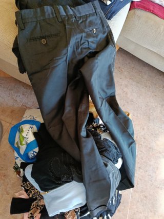 Pantalones vaqueros Zara negros rotos