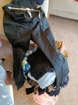 Pantalones vaqueros Zara negros rotos