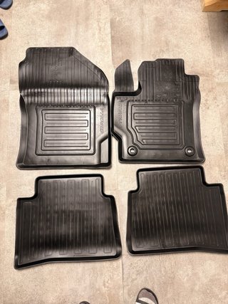 Alfombrillas Toyota Corolla (4 uds) 2019-2025
