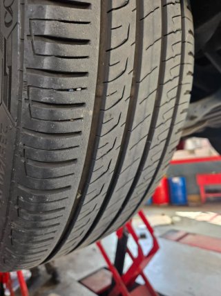 3 Neumáticos marca BARUM 235 40 R19 50€ la unidad