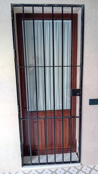 Puerta de hierro para seguridad