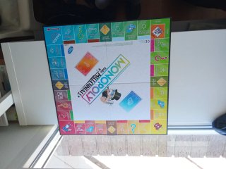 Monopoly para Millennials Juego de Mesa