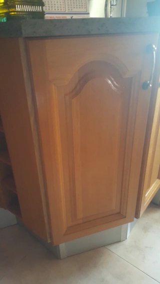 Mueble esquinero de madera maciza