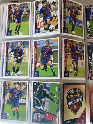 81 Cromos Levante UD distintas temporadas y colecc
