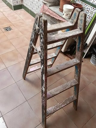 Escalera de madera