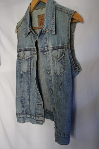 Conjunto Denim Chaleco y Shorts