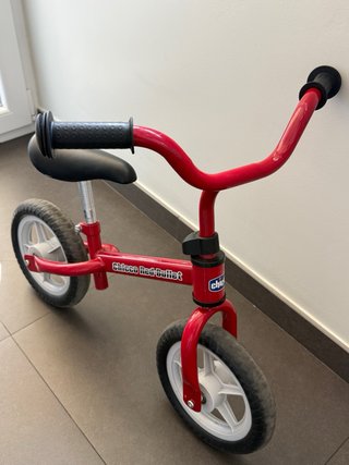 Bicicleta de equilibrio Chicco Roja