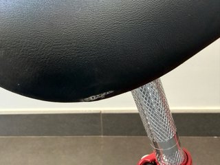 Bicicleta de equilibrio Chicco Roja