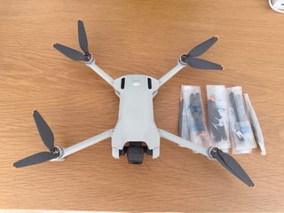 Dron DJI Mini 3 Fly More Combo + Mochila