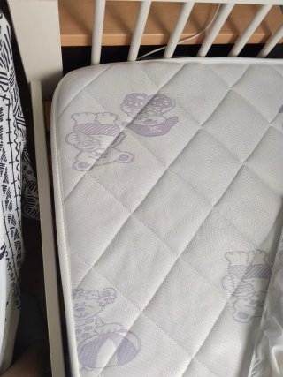 Cama infantil Ikea 70 + colchón Amazon