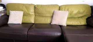 Sofá Chaise Lounge Pedro Ortiz Piel Marrón/Verde