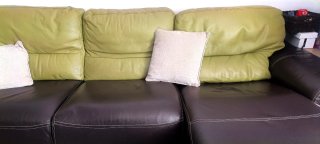Sofá Chaise Lounge Pedro Ortiz Piel Marrón/Verde