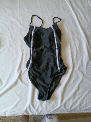Bañador negro niña con detalles