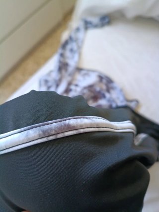 Bañador negro niña con detalles