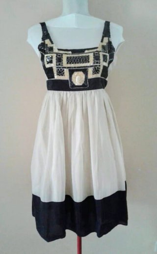Vestido Zara Seda Crema y Negro Talla S