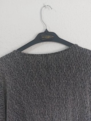 Poncho negro y plateado talla única