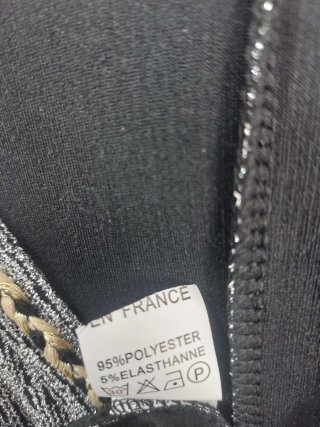 Poncho negro y plateado talla única