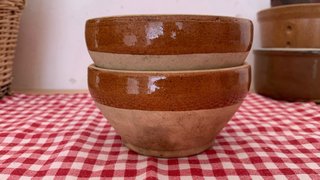 Antiguos cuencos de gres