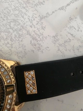 Reloj Guess Dorado y Negro con Cristales