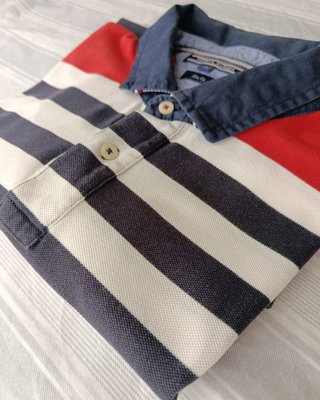 Polo Tommy Hilfiger Talla L Rayas