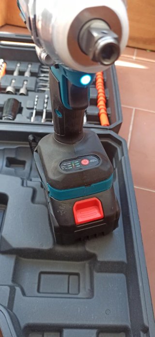 Maletín herramientas con atornillador