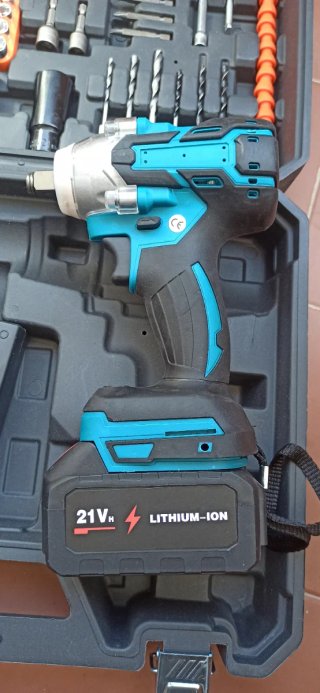 Maletín herramientas con atornillador