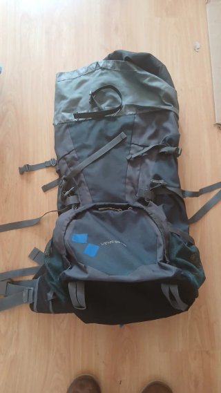 Mochila Deuter Venn 75L (65+10) Trekking