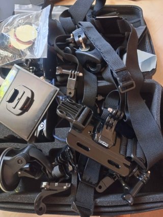 GoPro Hero 4 Silver + Accessori + Memoria 64Gb