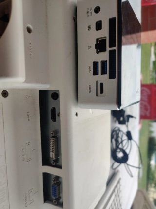 Mini PC sin tarjeta ram.