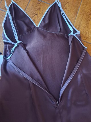 Vestido Marrón Satinado Tendencia
