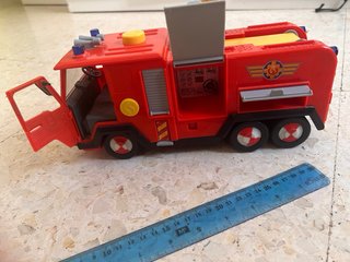 Camion de bomberos de juguete “sam el bombero”